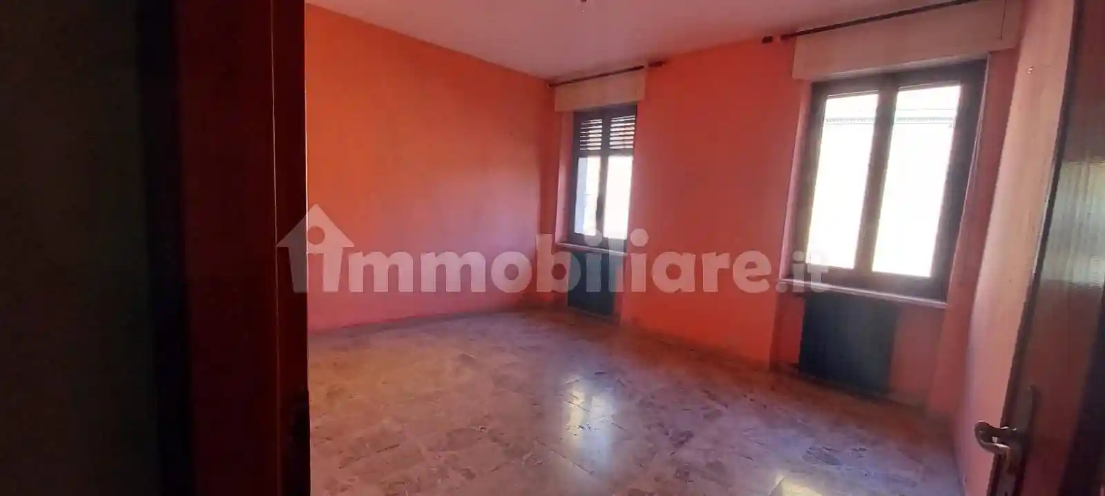 Palazzo - Edificio in vendita a Villalvernia