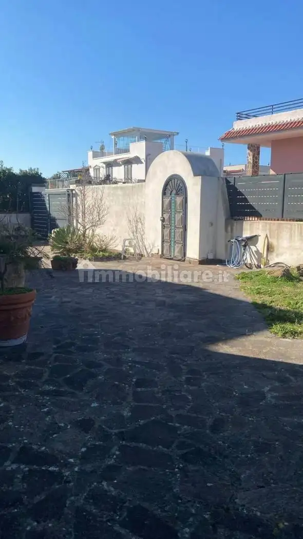 Villa unifamiliare via Giovenale No Number, Centro, Bacoli - foto 3