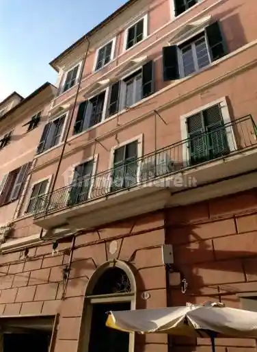 Appartamento in vendita a Imperia