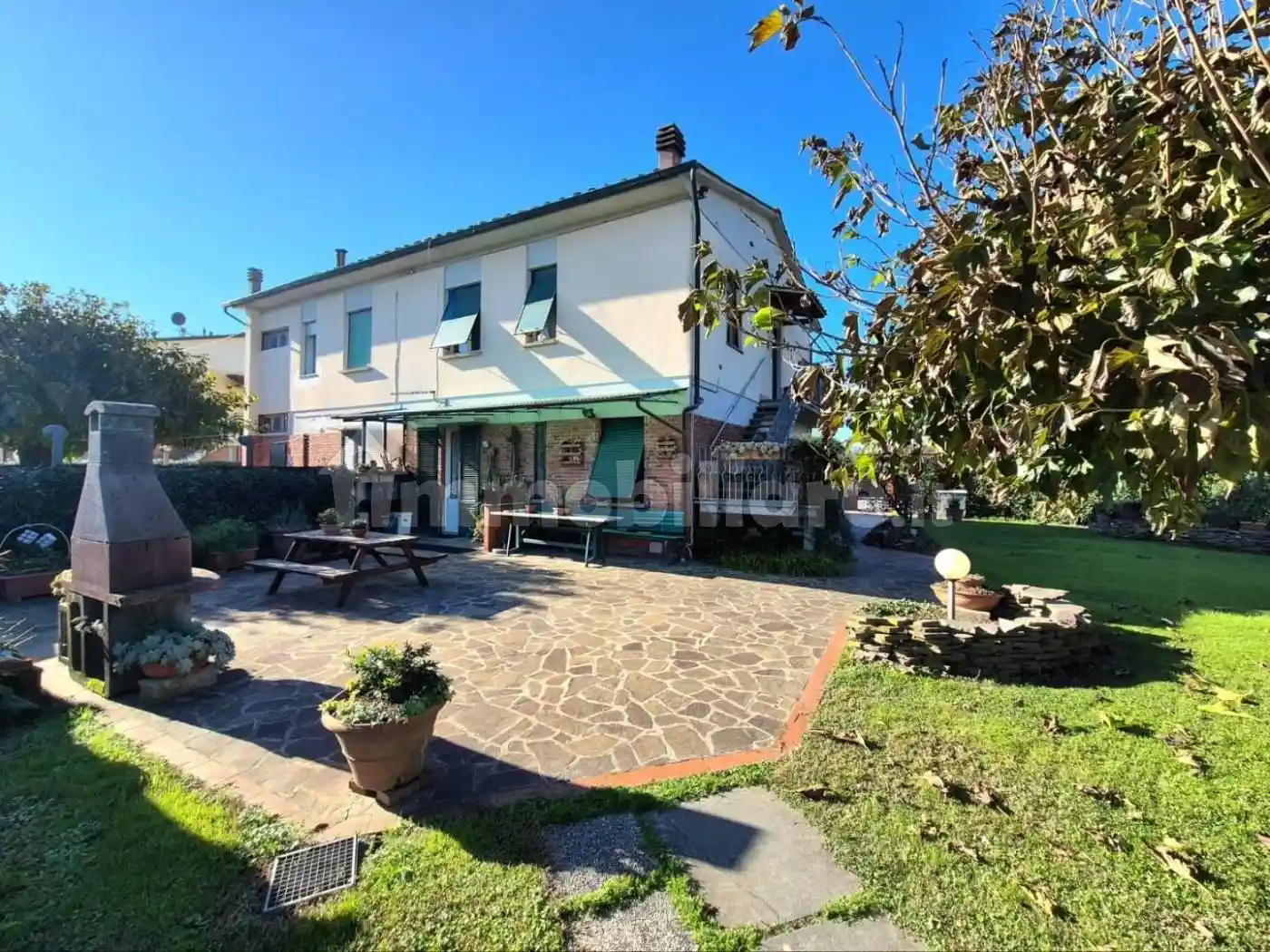 Villa bifamiliare via Parco della Rimembranza,  571, Monte San Quirico - Tre Cancelli, Lucca - foto 2