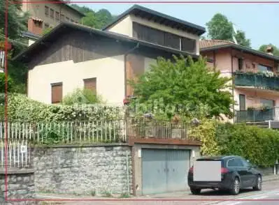Casa indipendente in asta a Endine Gaiano