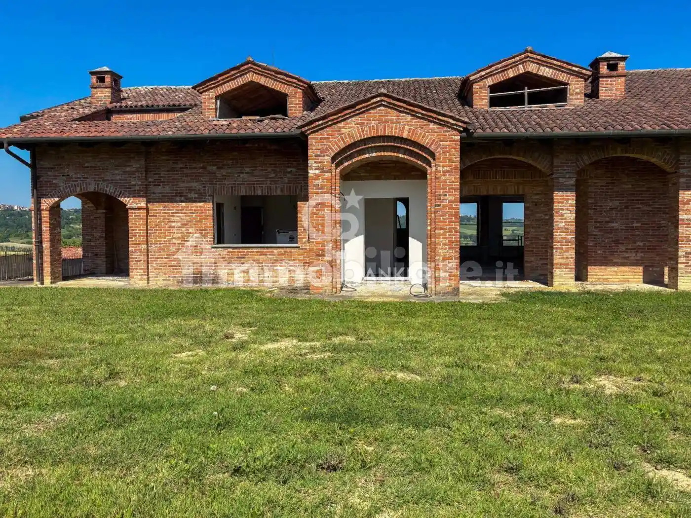 Villa unifamiliare, da ristrutturare, 580 m², Altavilla Monferrato - foto 2