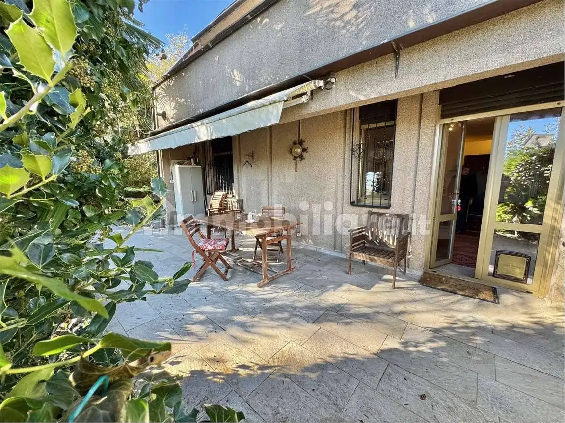 Appartamento in vendita a Cadegliano-Viconago