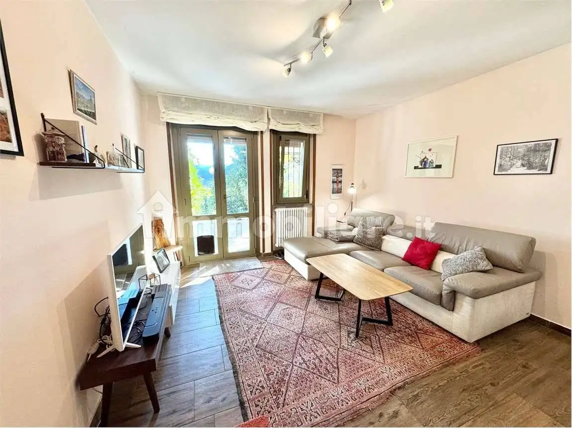 Trilocale buono stato, piano terra, Centro, Cadegliano-Viconago - foto 2