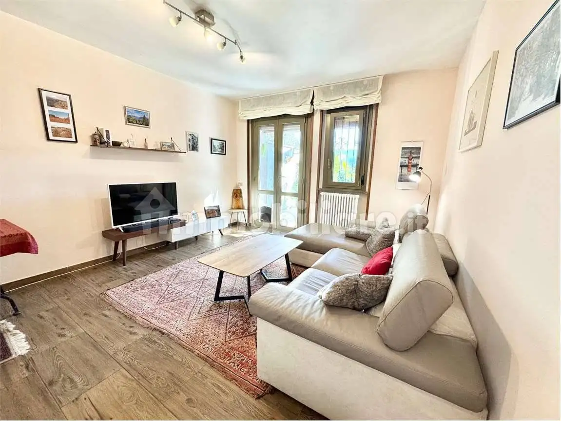 Trilocale buono stato, piano terra, Centro, Cadegliano-Viconago - foto 3