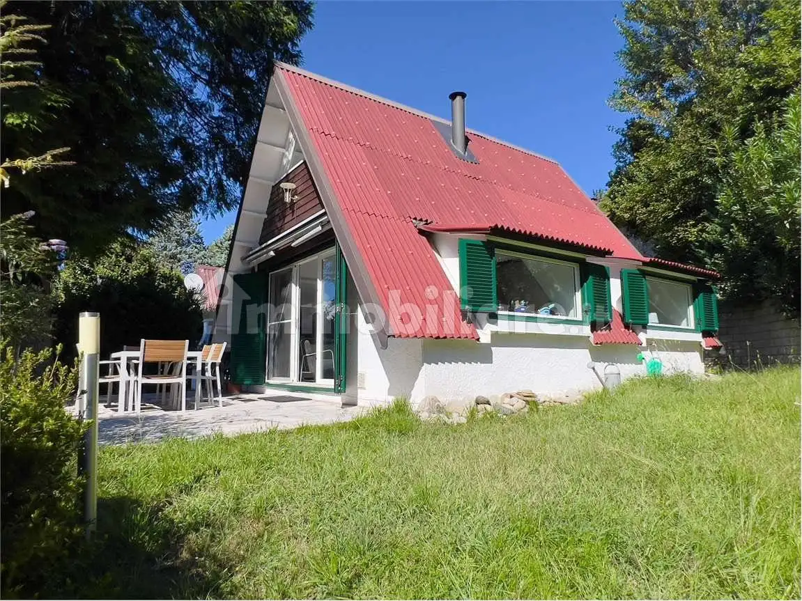 Casa indipendente in vendita a Brezzo di Bedero