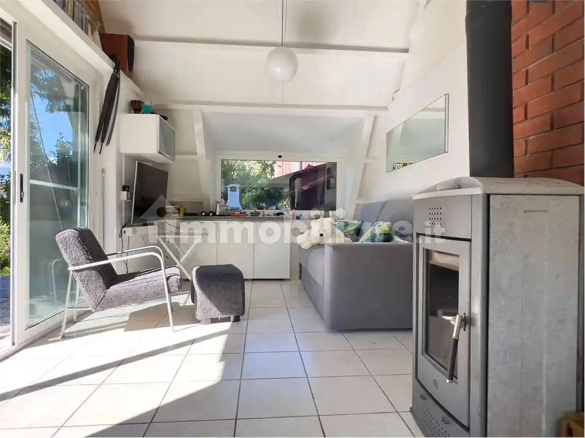 Terratetto unifamiliare 80 m², buono stato, Villaggio Olandese, Brezzo di Bedero - foto 2