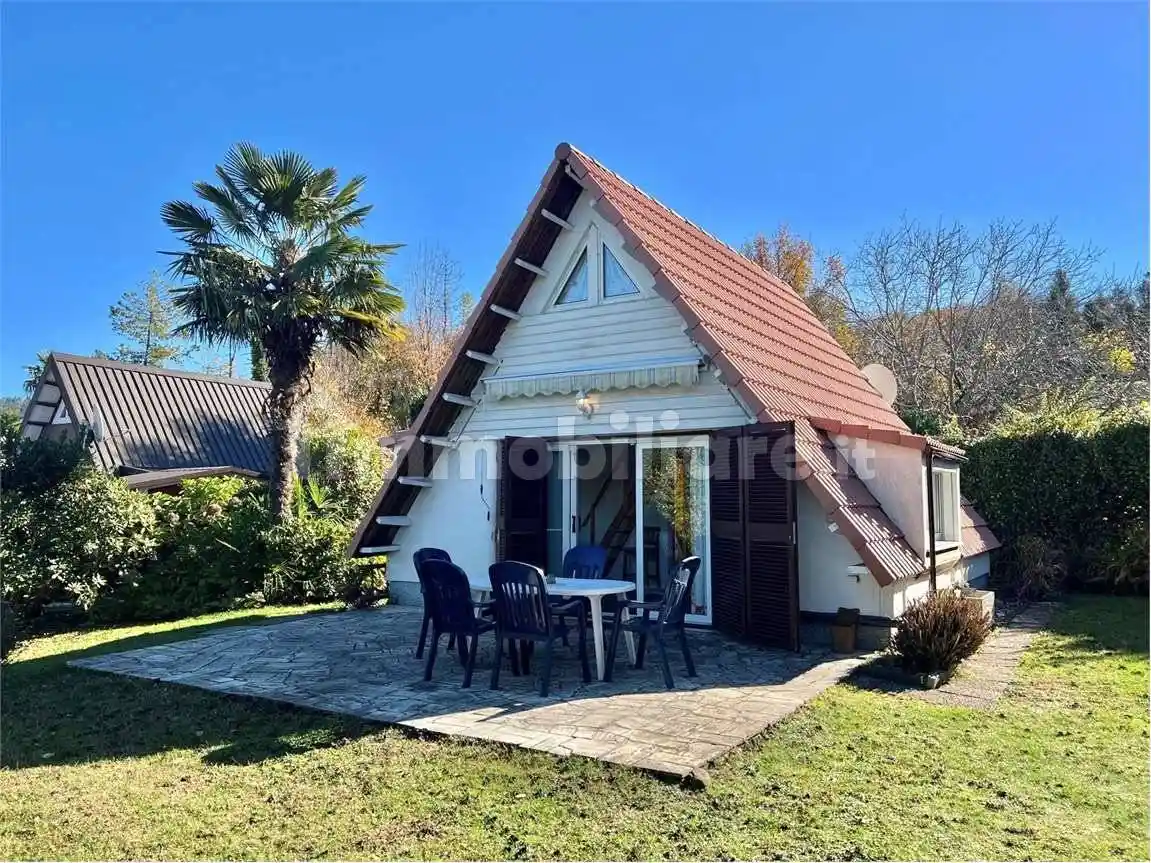 Casa indipendente in vendita a Brezzo di Bedero