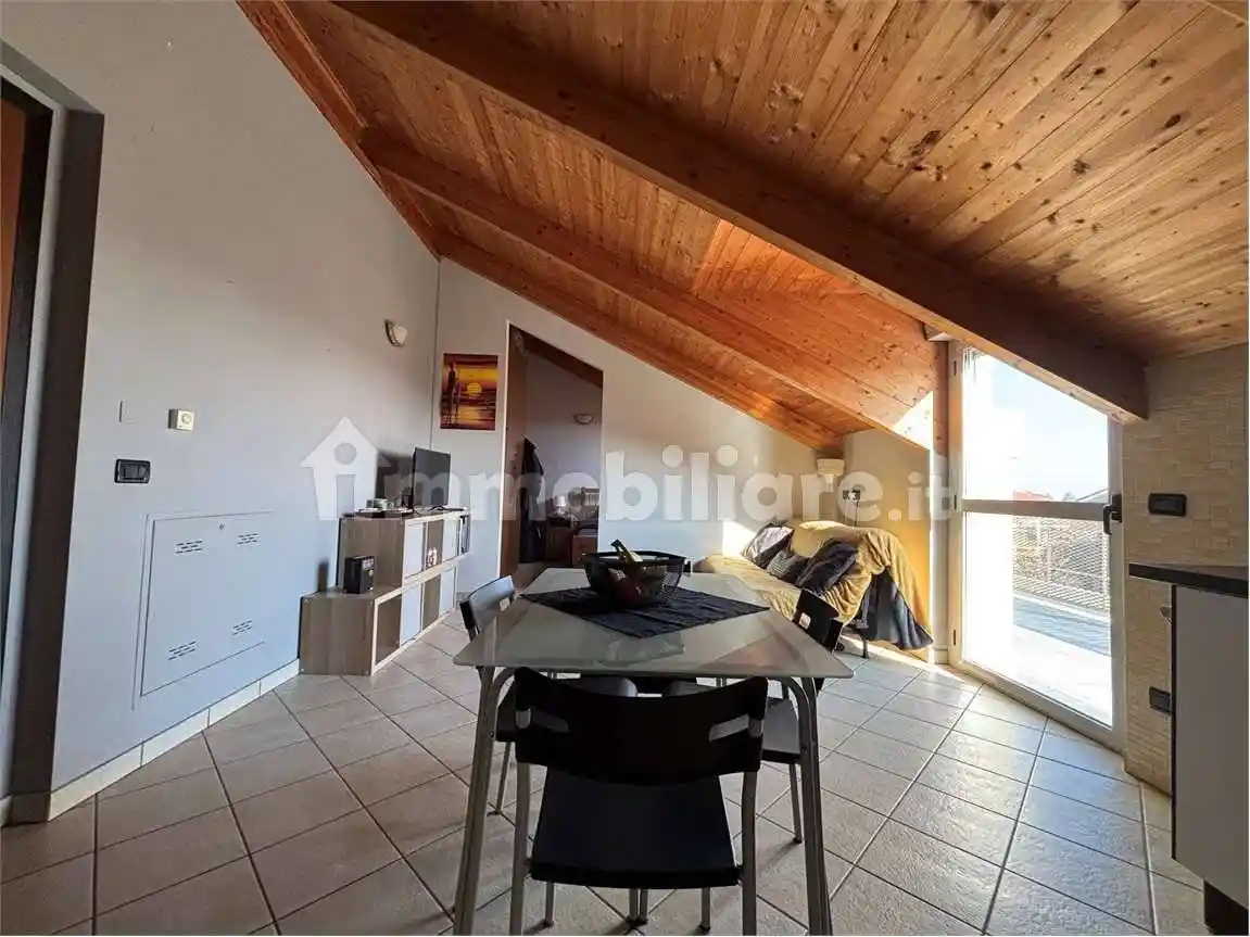 Bilocale via Cesare Battisti, 30, Cambiano - foto 2