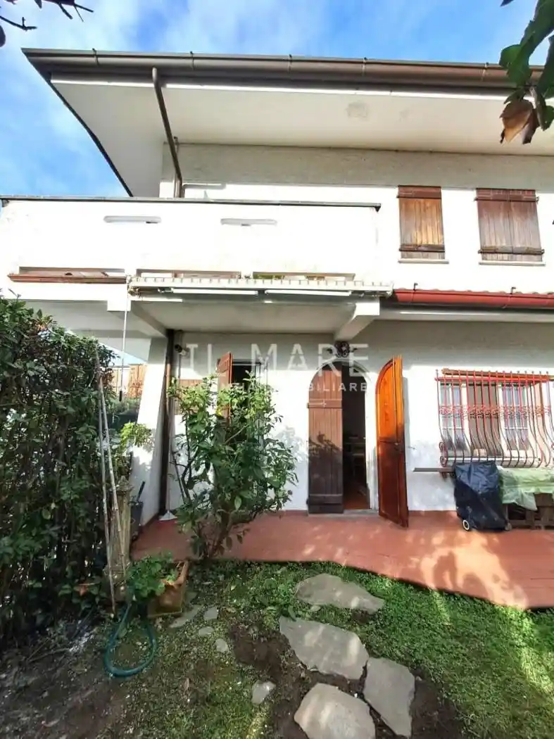 Villetta a schiera in vendita a Massa
