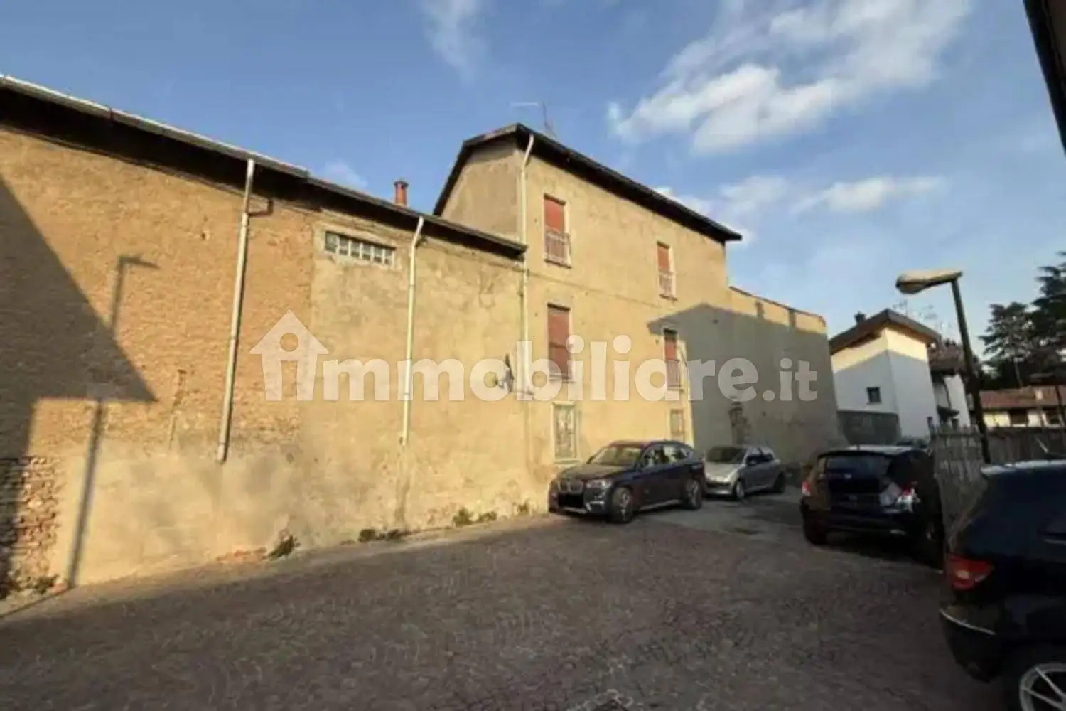 Appartamento in asta a Lonate Pozzolo