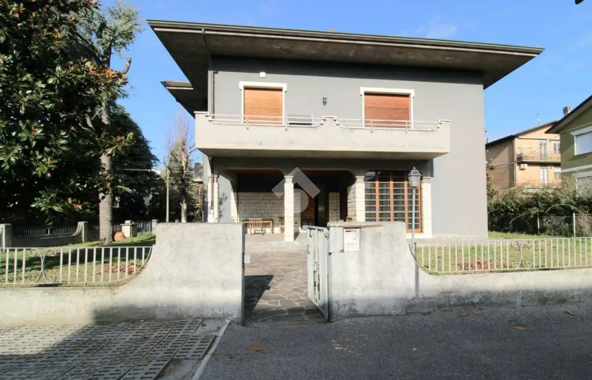 Casa indipendente in vendita a Cesena