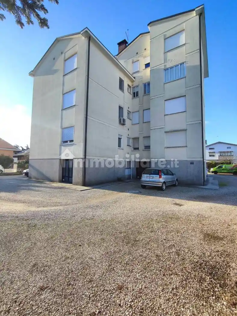 Trilocale buono stato, piano rialzato, Via Cividale, Udine - foto 4