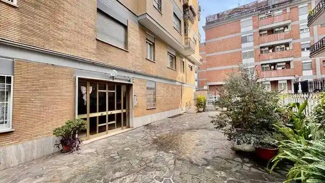 Quadrilocale via Bernardo Barbiellini Amidei, Gemelli - Pineta Sacchetti, Roma - foto 5