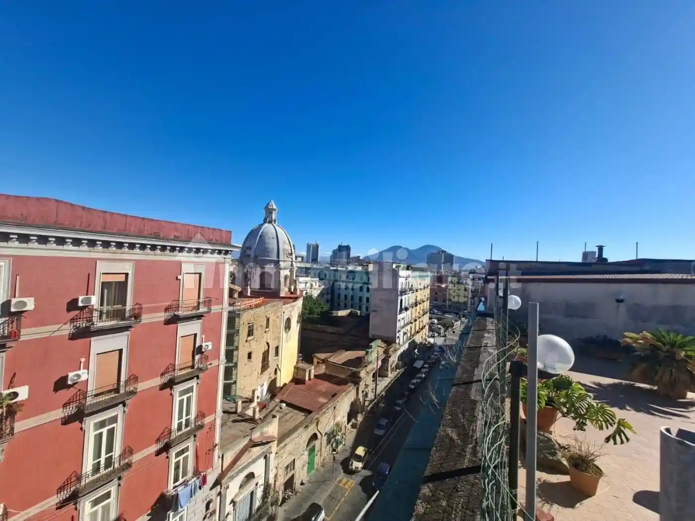 Quadrilocale via Cesare Rosaroll 1, Tribunali, Napoli - foto 2