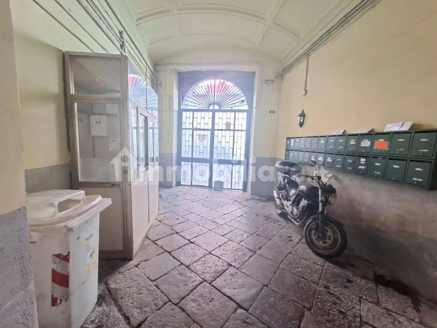 Quadrilocale via Cesare Rosaroll 1, Tribunali, Napoli - foto 4