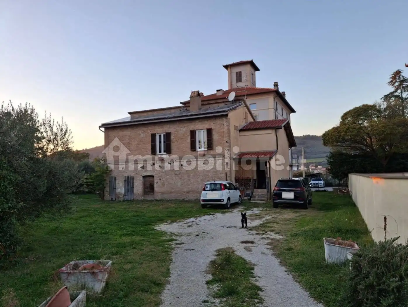 Rustico - Casale in vendita a Foligno