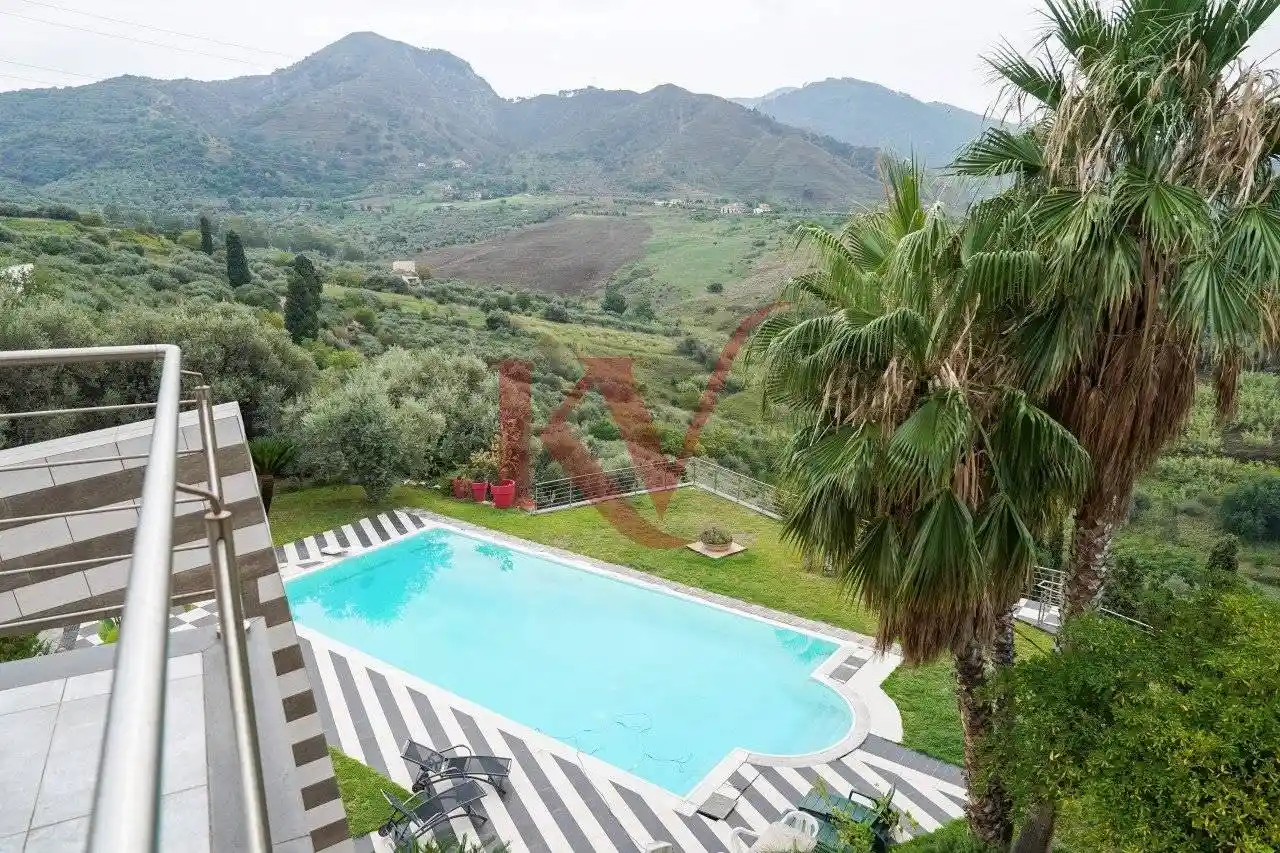 Villa in vendita a Barcellona Pozzo di Gotto