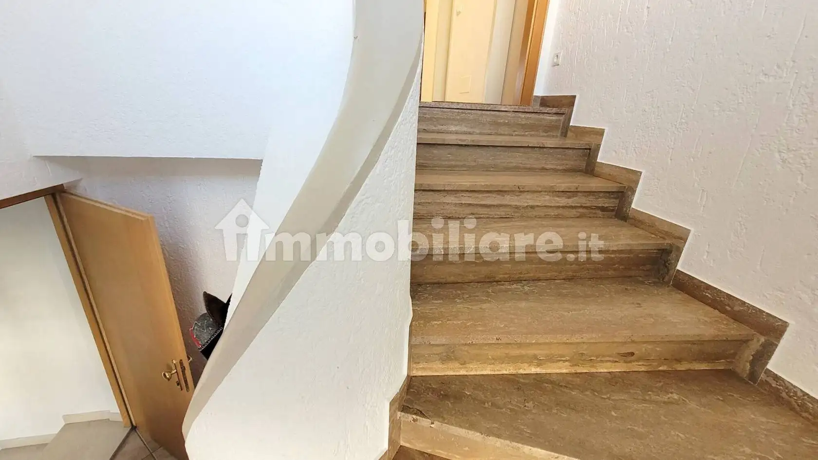 Trilocale ottimo stato, secondo piano, Centro, Caldaro sulla Strada del Vino - foto 3