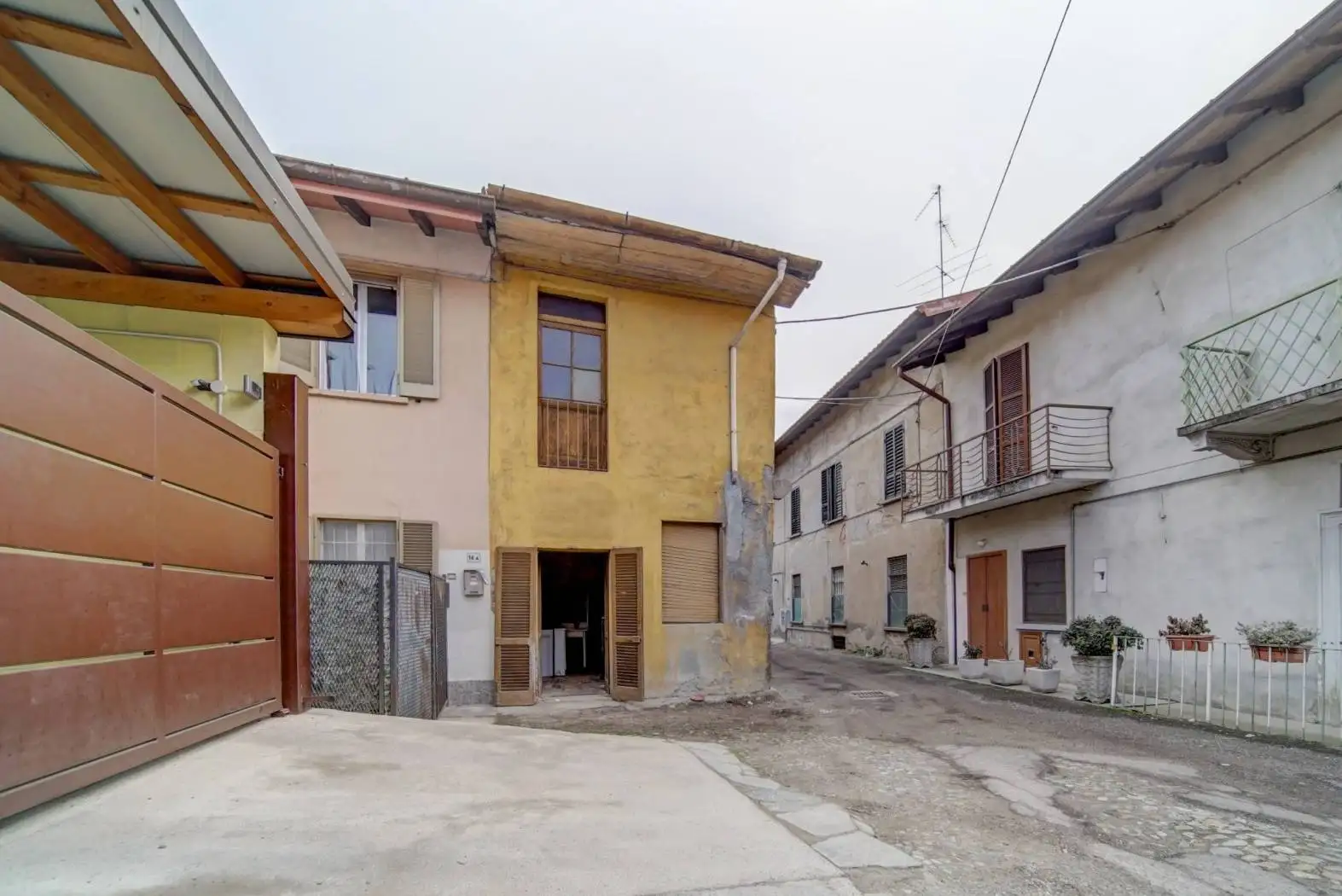 Casa indipendente in vendita a Somma Lombardo