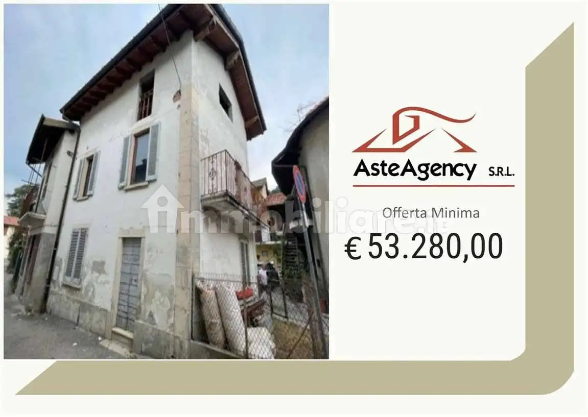Casa indipendente in asta a Cocquio-Trevisago