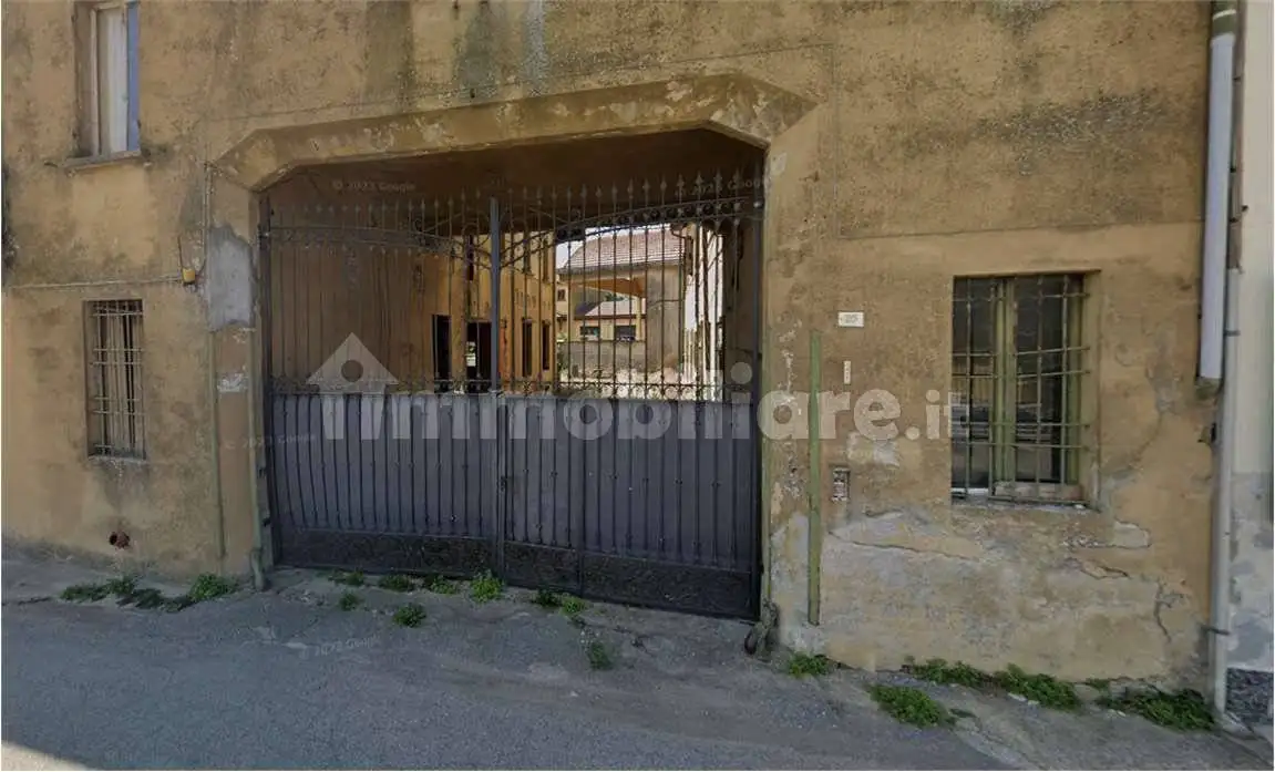 Palazzo - Stabile in asta a Casalbuttano ed Uniti
