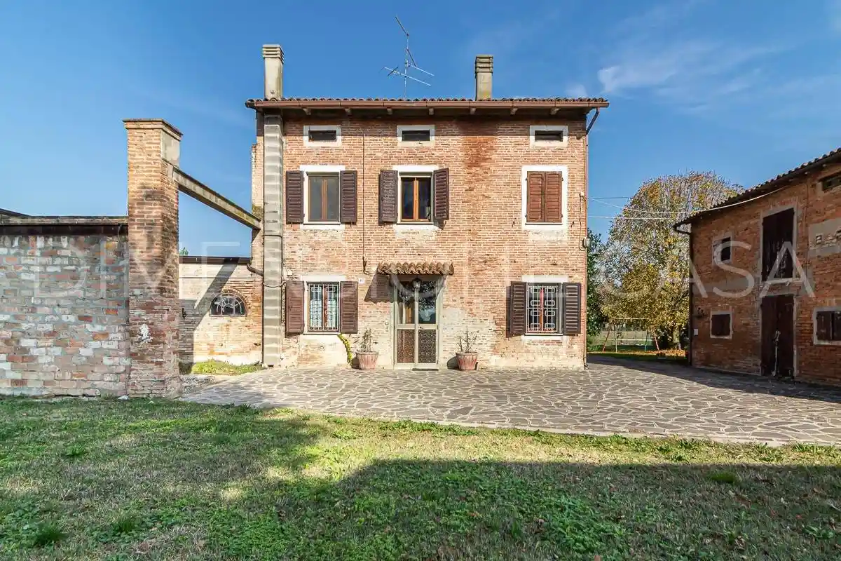 Terratetto unifamiliare 180 m², buono stato, Centro, Concordia sulla Secchia - foto 5