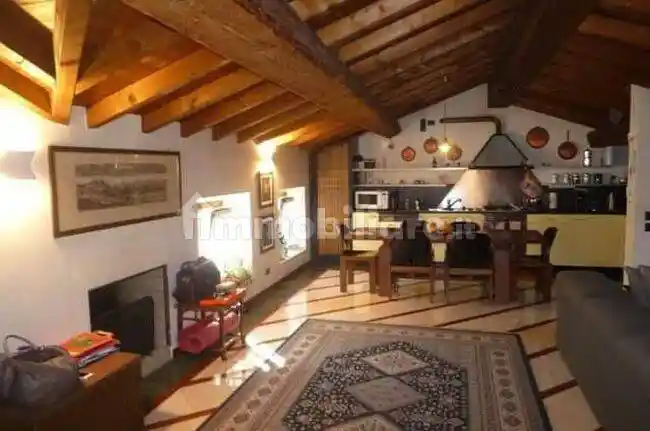 Palazzo - Edificio in Affitto - foto 2