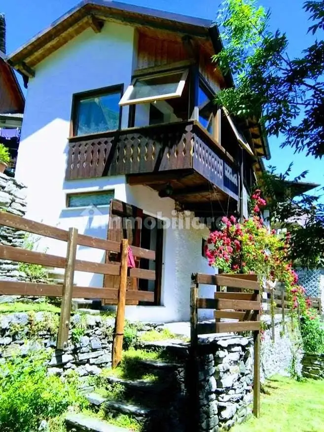 Casa indipendente in vendita a Calasca-Castiglione