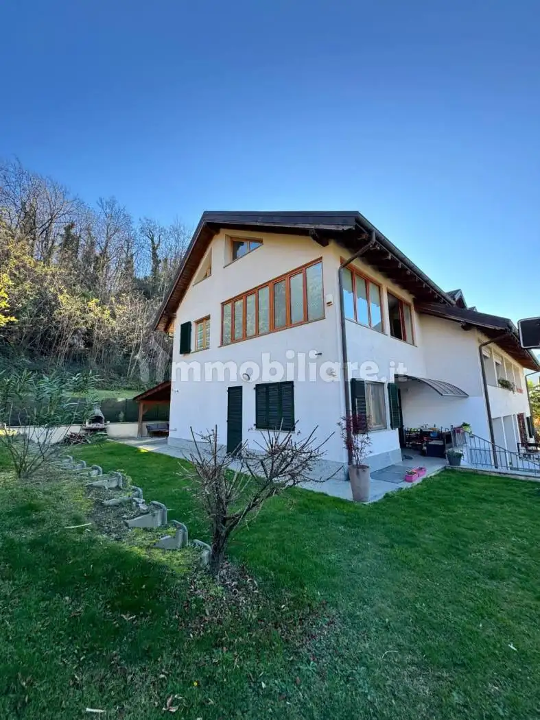 Villa in vendita a Masera