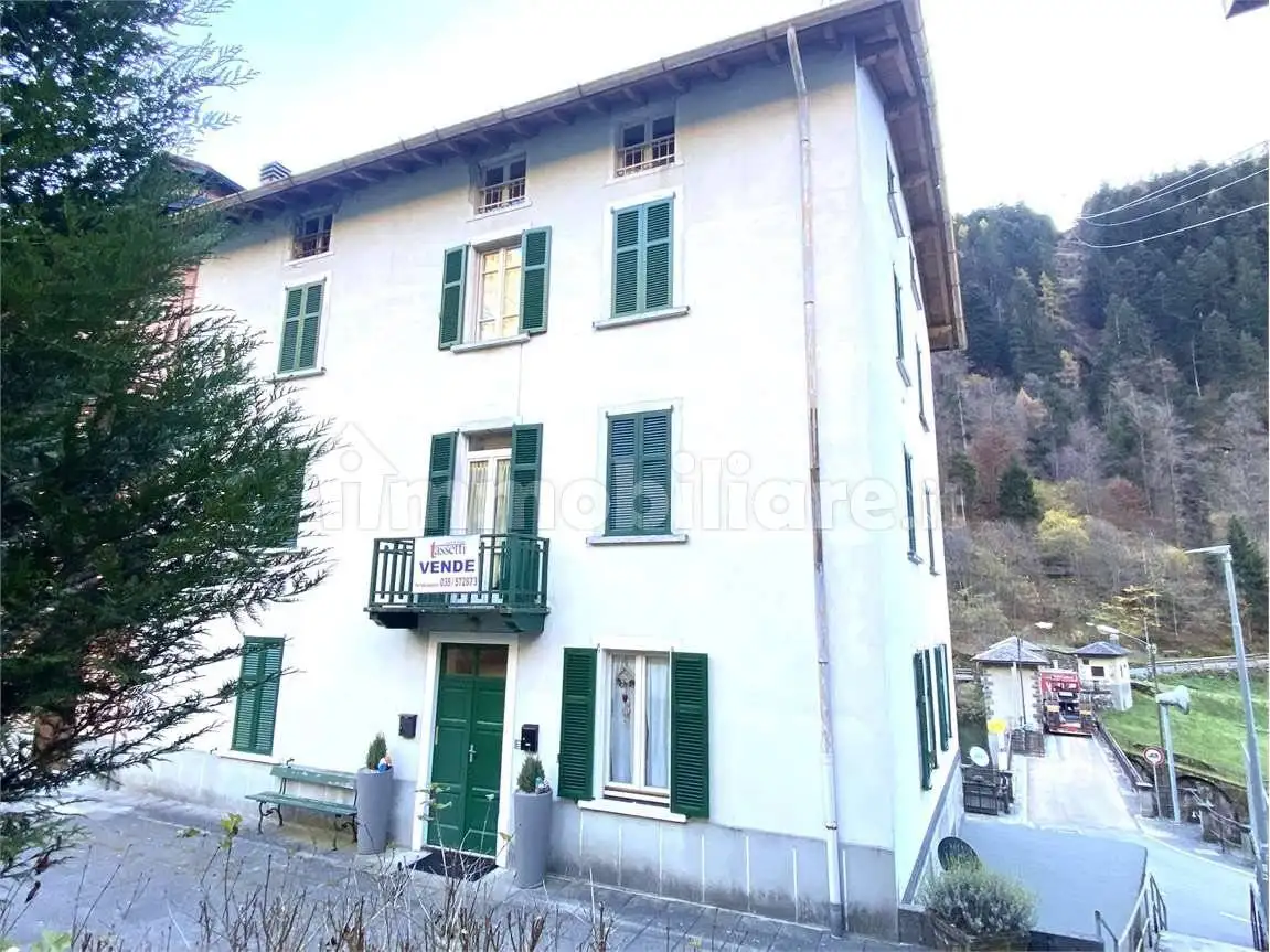 Appartamento in vendita a Carona