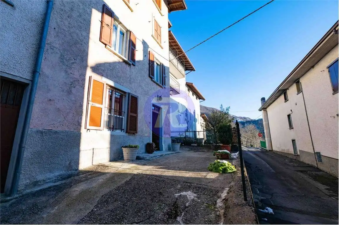 Appartamento in vendita a Costa Serina