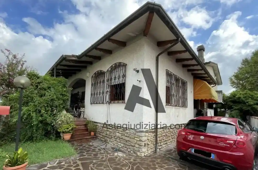 Villa in vendita a Viareggio