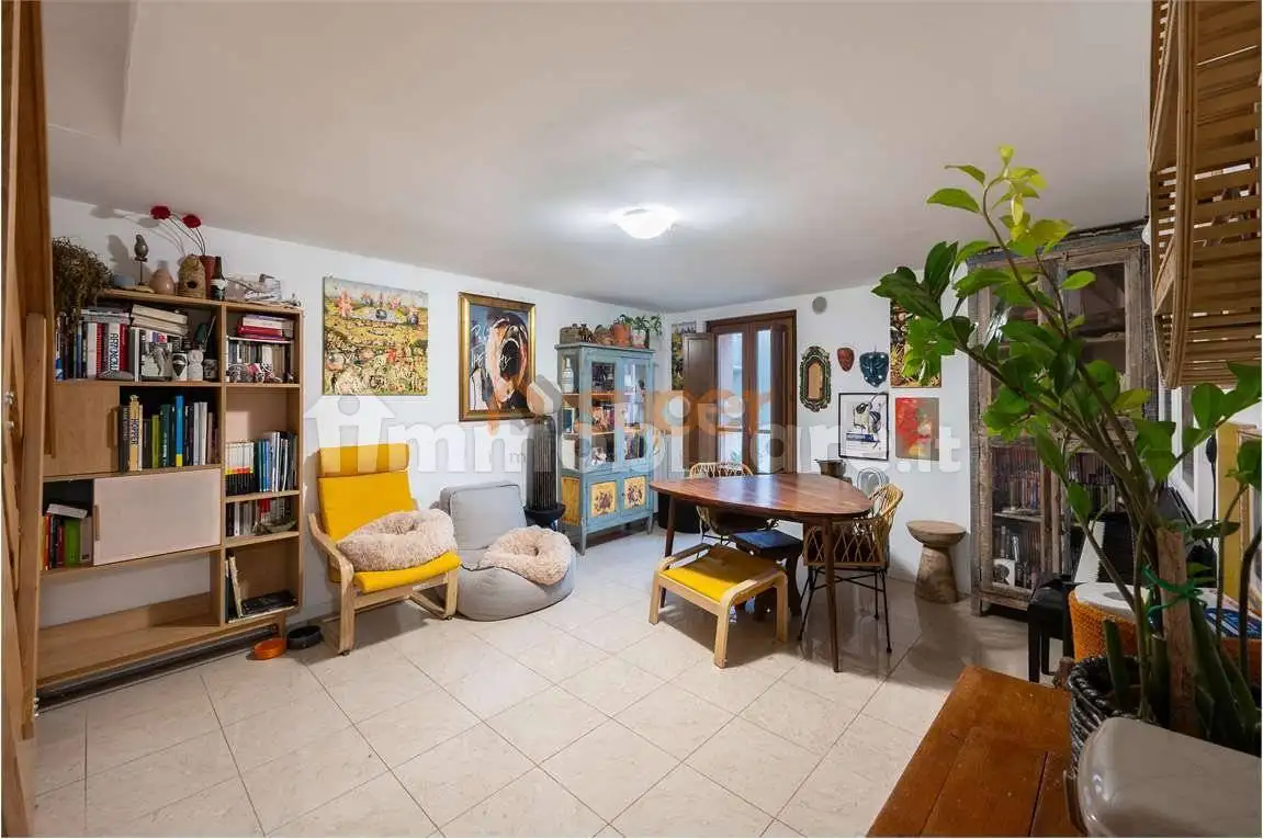 Casa indipendente in vendita a Deruta