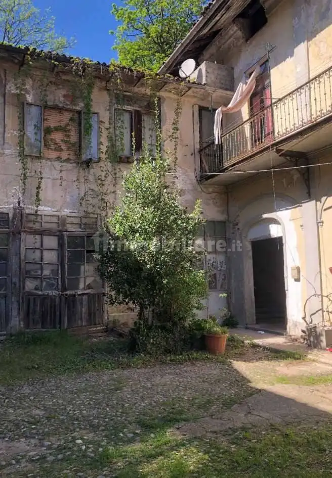 Appartamento in asta a Castiglione Olona