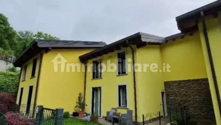 Villetta a schiera in asta a Valbrona