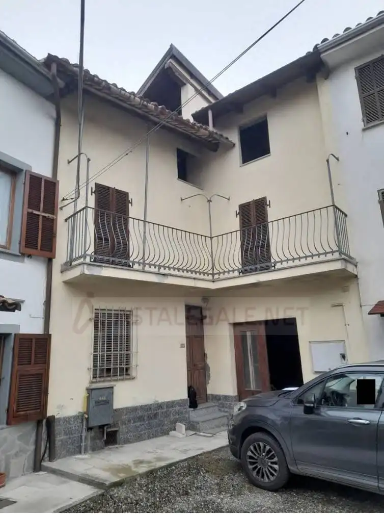 Casa indipendente in asta a Alice Bel Colle