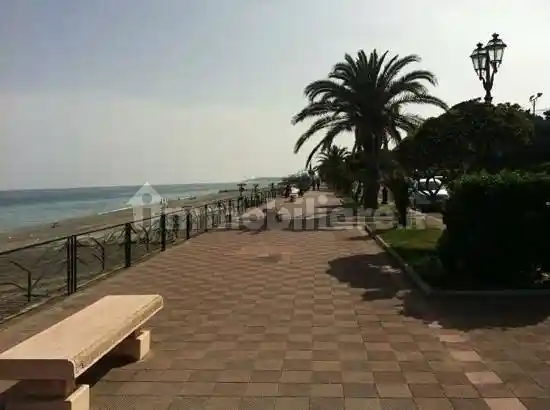 Quadrilocale via Giovanni Amendola 44, Centro, Siderno - foto 3