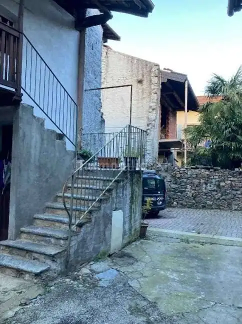 Terratetto unifamiliare via G. Marconi, Besano - foto 2