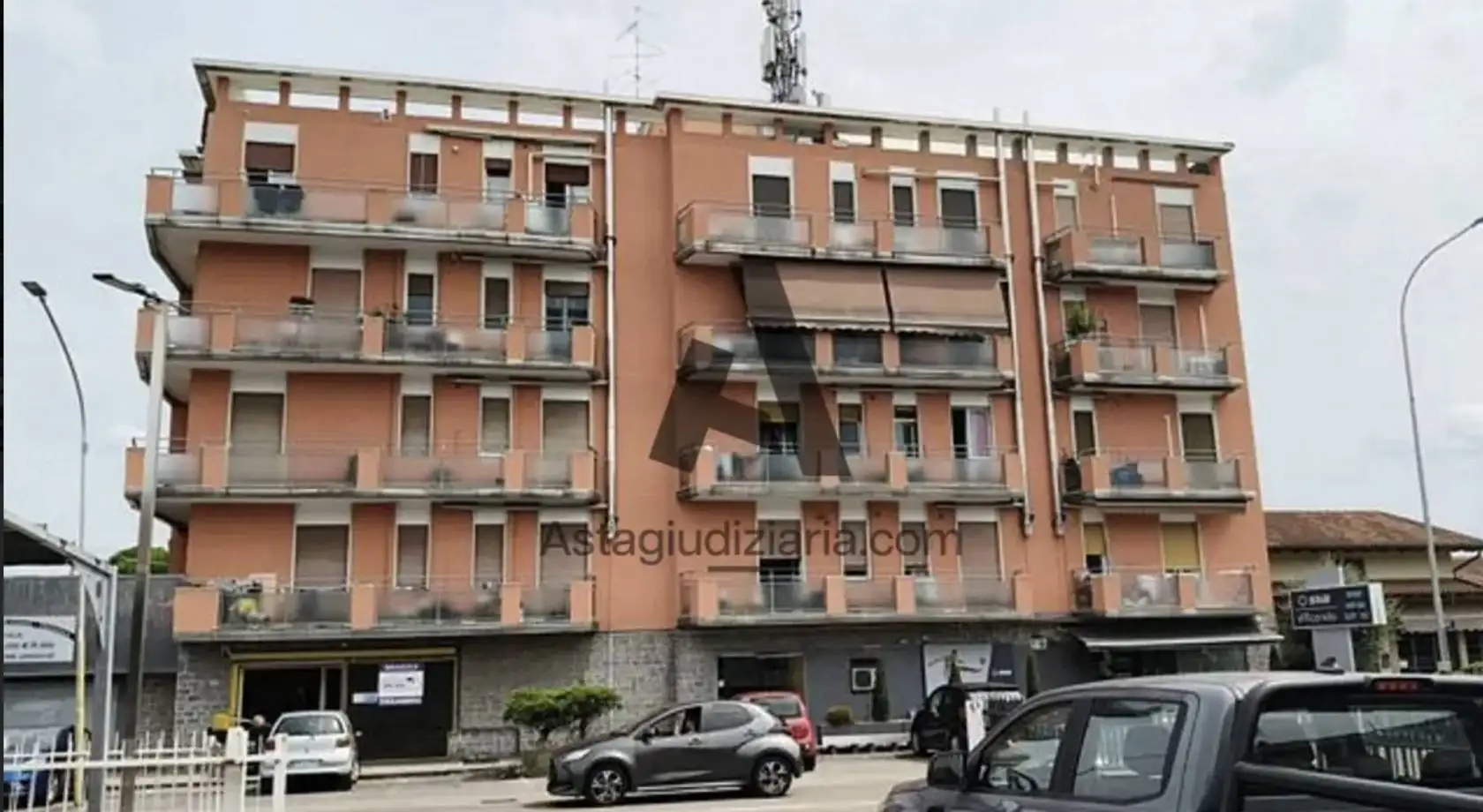 Appartamento in asta a Cavaria con Premezzo