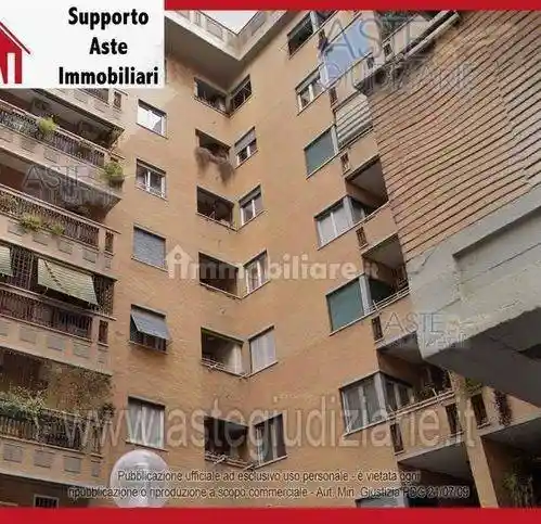 Appartamento in vendita a Roma