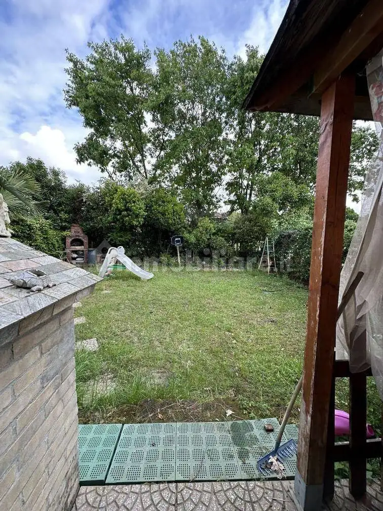 Appartamento in asta a Caponago