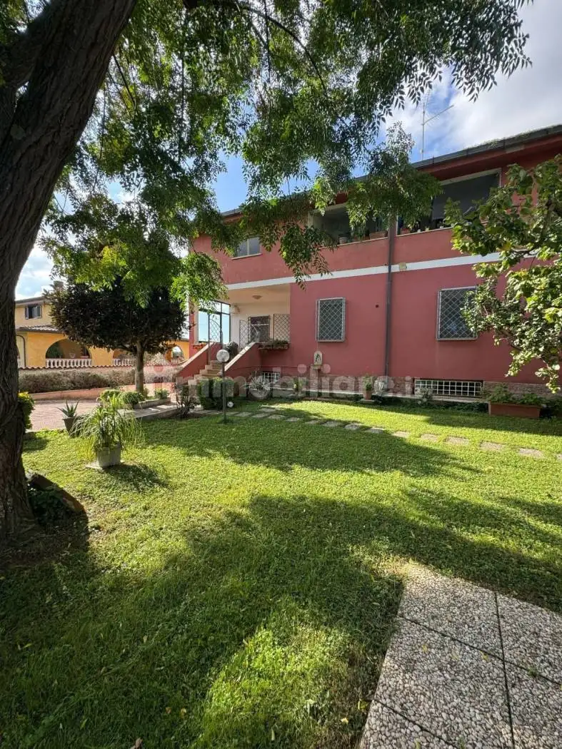 Villa in vendita a Aprilia