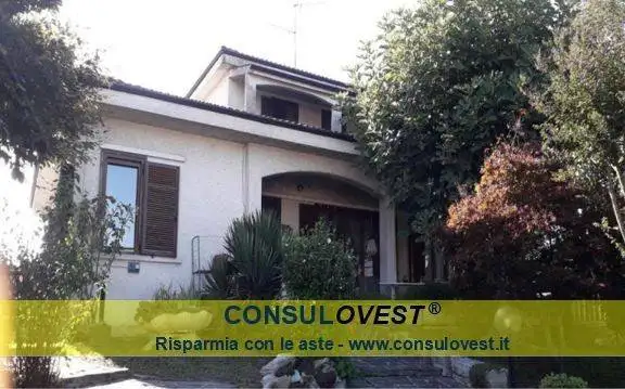Villa in asta a Noviglio