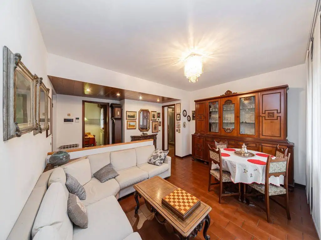 Quadrilocale via Ciro Menotti 3, Centro, Muggiò - foto 2