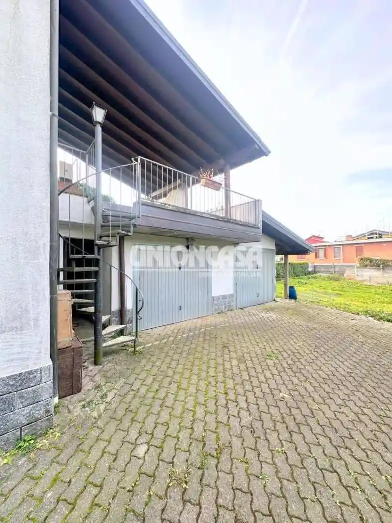 Villa bifamiliare via Cavallina, Faloppio - foto 3