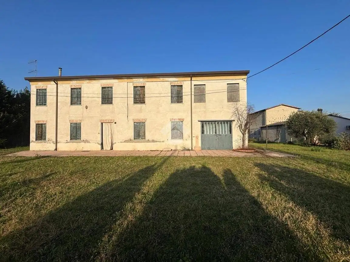 Rustico - Casale in vendita a Solesino