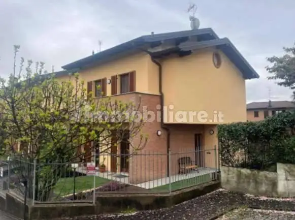 Villetta a schiera all'asta via Manzoni, Albiolo - foto 3