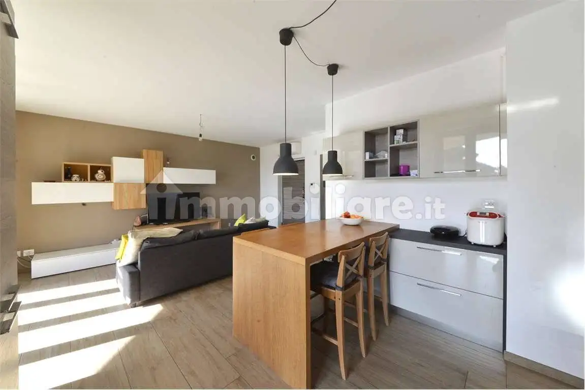 Trilocale via Martin Luther King, 78/B, Centro, Cislago - foto 2