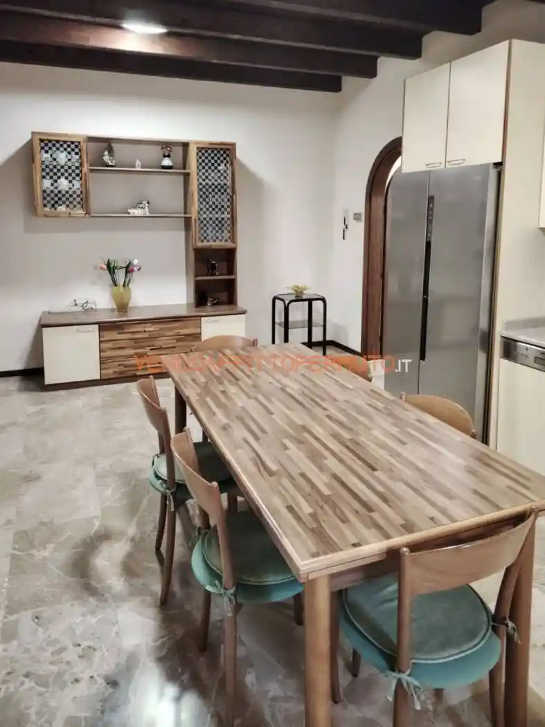 Palazzo - Edificio in vendita a Mozzanica